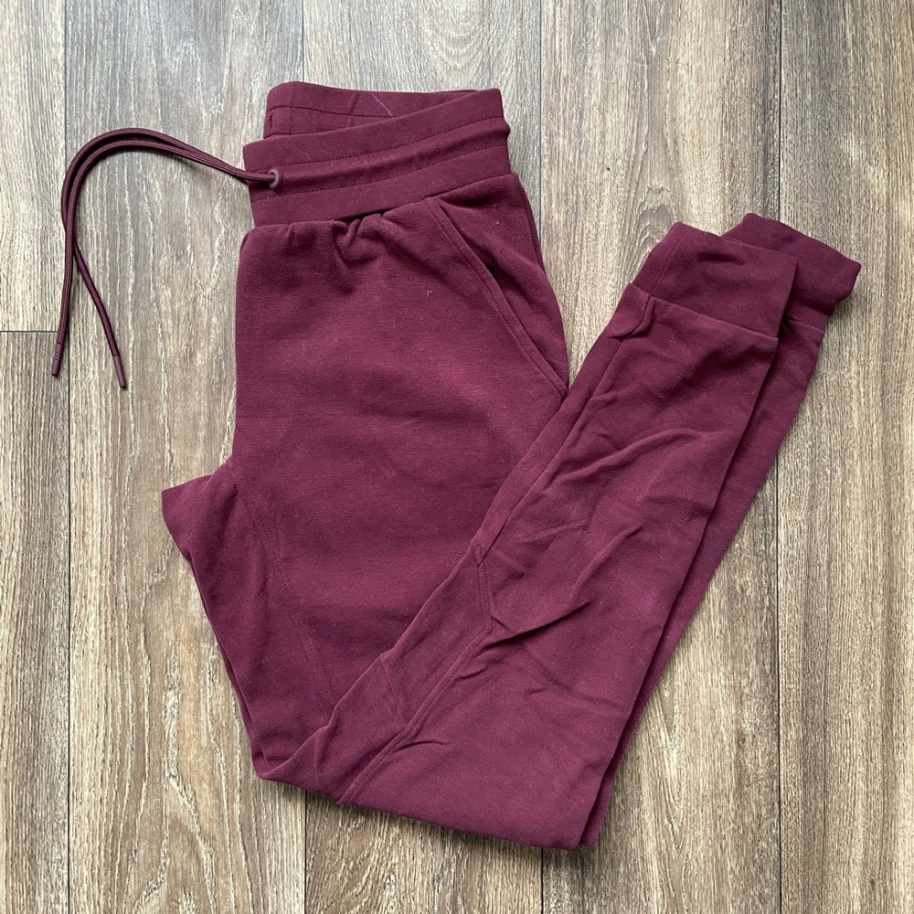 Alphalete Joggers -Medium